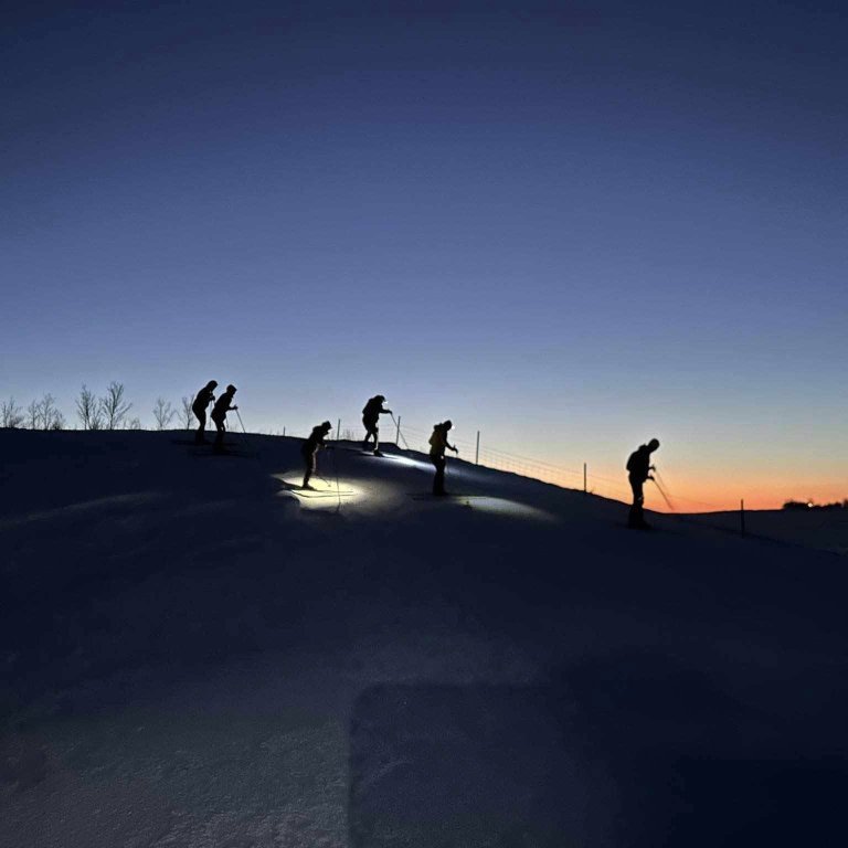 426342681_381387561167890_6659119723102755843_n