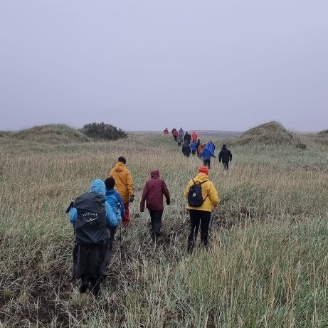 Gengið að Víkingslækjarbæjum - áður örfoka land hefur nú verið grætt upp og er gaman að sjá.